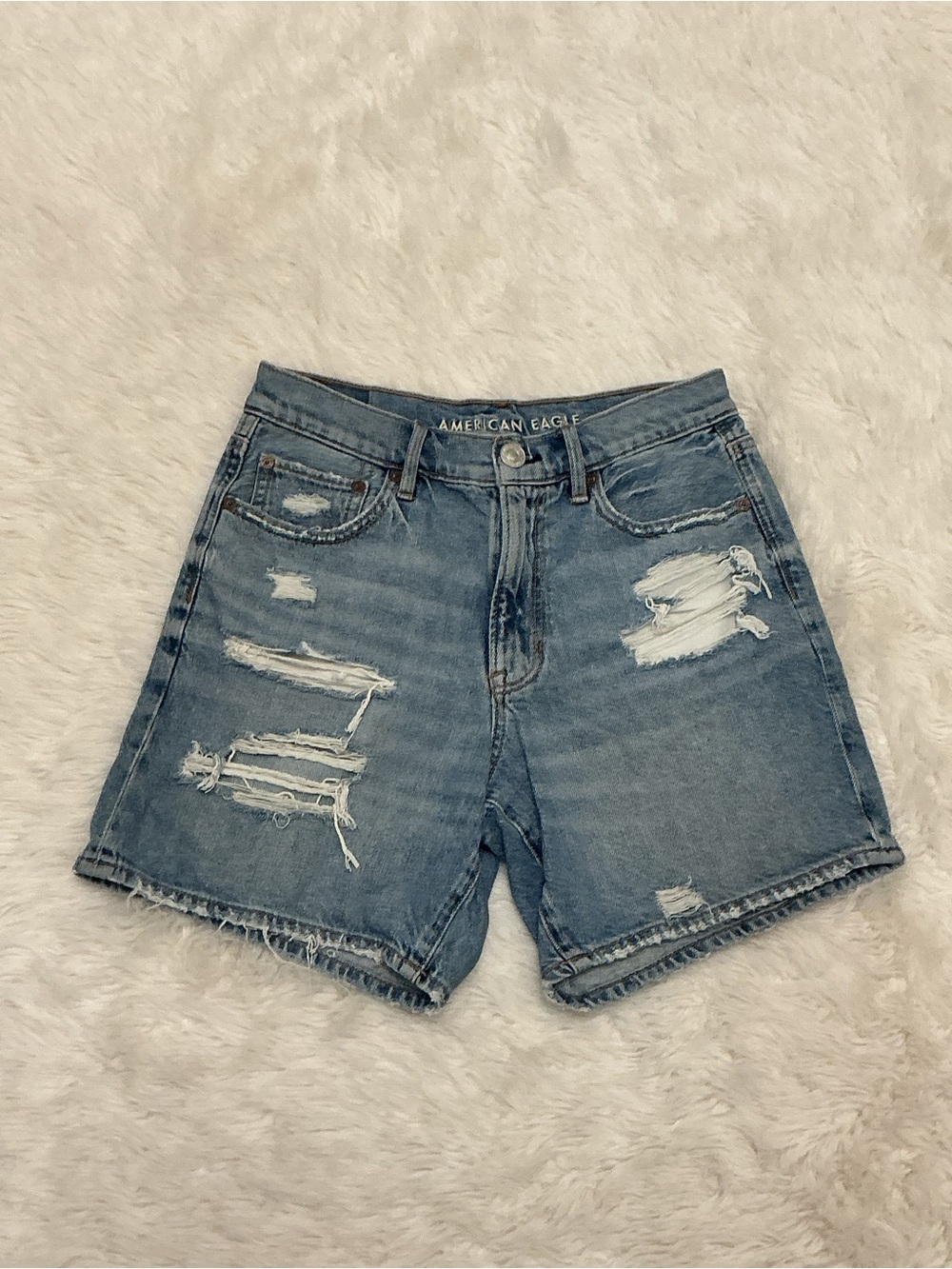 🌼 American Eagle - High Rise 90s Boyfriend  Short